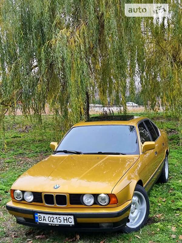 Седан BMW 5 Series 1989 в Кропивницькому