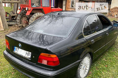 Седан BMW 5 Series 2000 в Косові