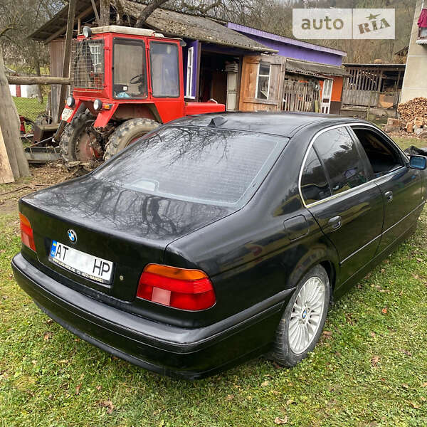 Седан BMW 5 Series 2000 в Косове
