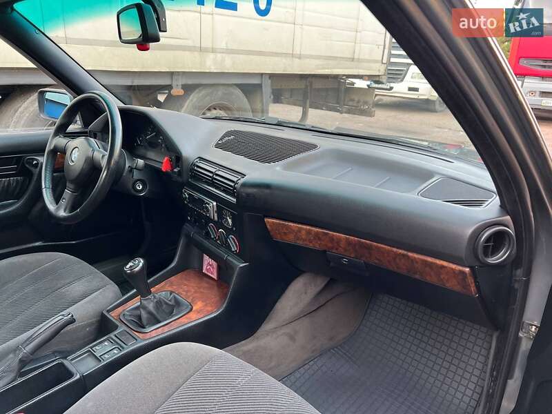 Седан BMW 5 Series 1989 в Одессе