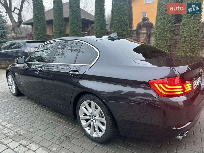 Седан BMW 5 Series 2015 в Черновцах