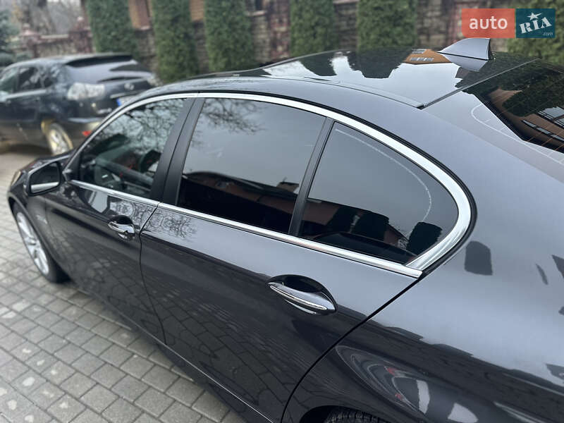 Седан BMW 5 Series 2015 в Черновцах