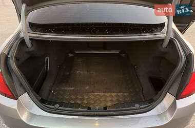 Седан BMW 5 Series 2012 в 
