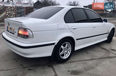 Седан BMW 5 Series 2000 в Харькове