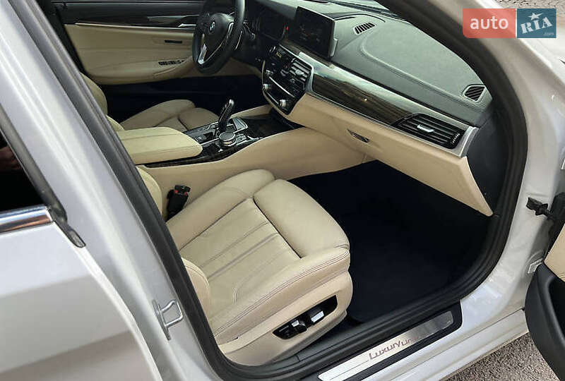 Седан BMW 5 Series 2017 в Черновцах