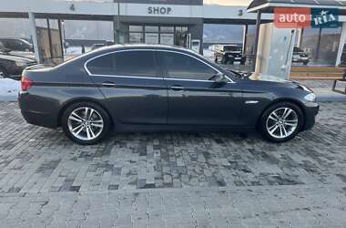 Седан BMW 5 Series 2012 в Хусте