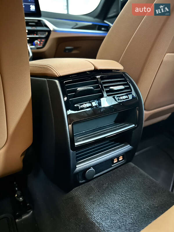 Седан BMW 5 Series 2022 в Запорожье