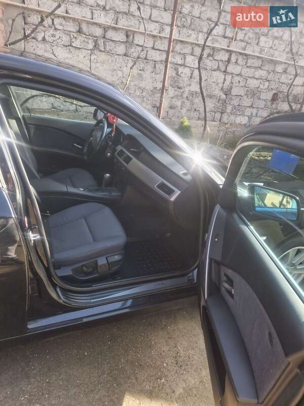 Седан BMW 5 Series 2004 в Ужгороде