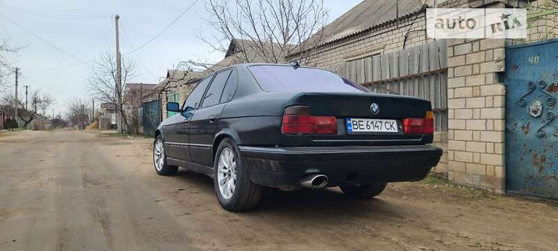 Седан BMW 5 Series 1990 в Вознесенську