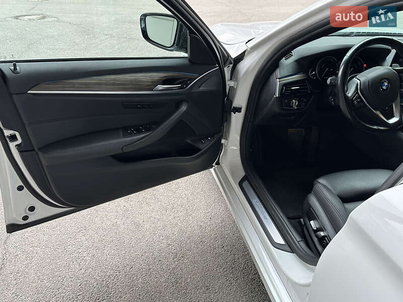 Седан BMW 5 Series 2018 в Днепре