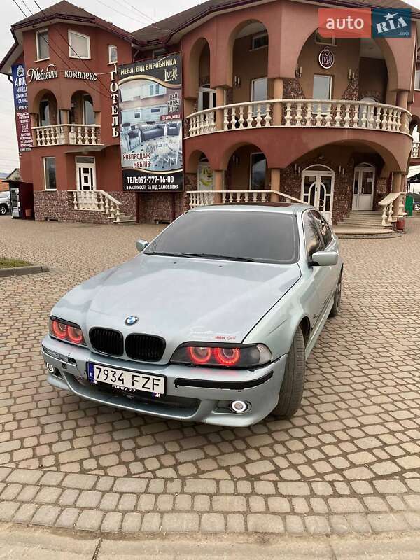 Седан BMW 5 Series 2003 в Тячеве
