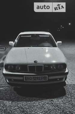 Седан BMW 5 Series 1991 в Иршаве