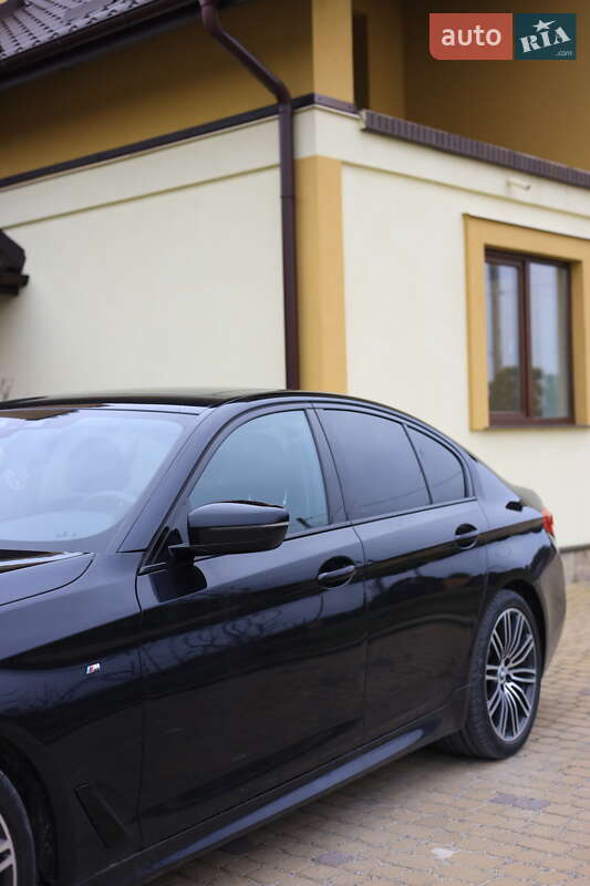 Седан BMW 5 Series 2018 в Львові