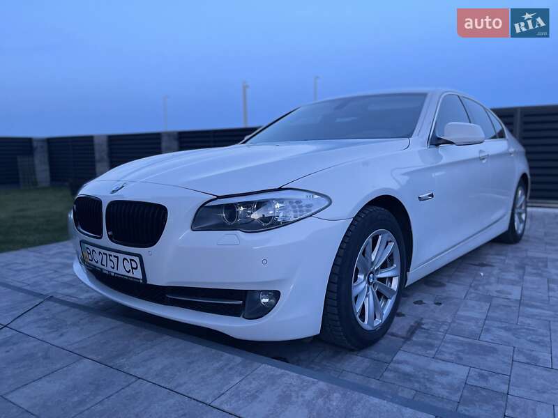 Седан BMW 5 Series 2012 в Львові
