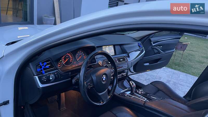 Седан BMW 5 Series 2012 в Львові