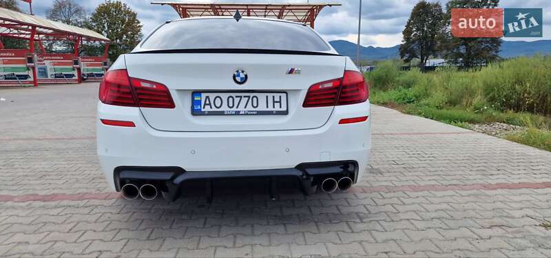 Седан BMW 5 Series 2016 в Тячеві