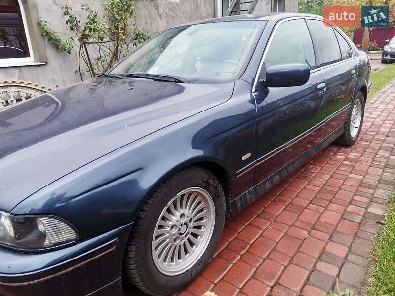Седан BMW 5 Series 2002 в Дубно