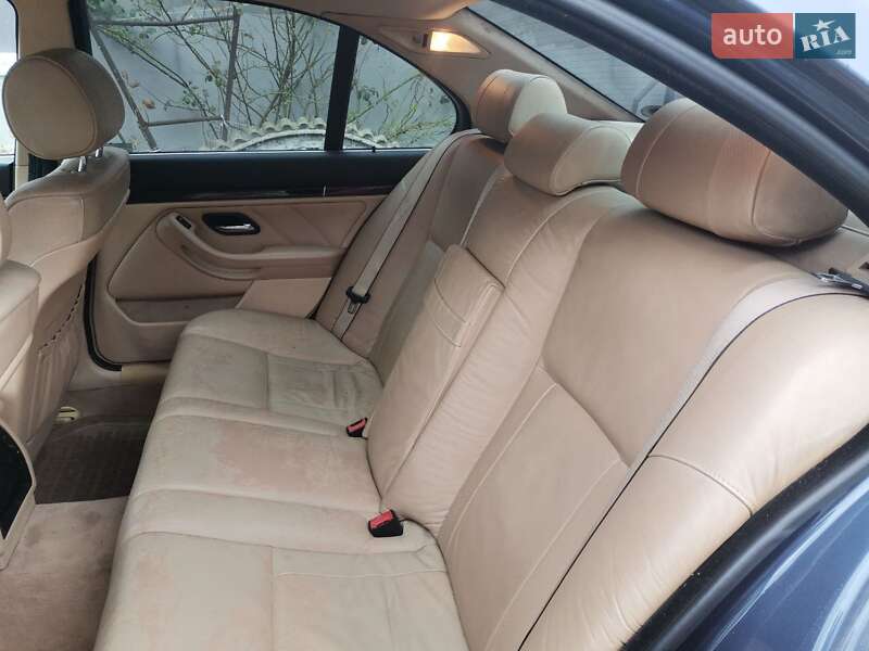 Седан BMW 5 Series 2002 в Дубно