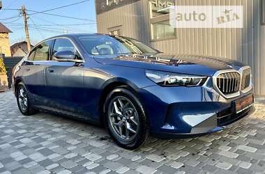 Седан BMW 5 Series 2023 в Киеве