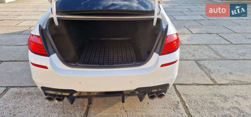 Седан BMW 5 Series 2016 в Тячеві