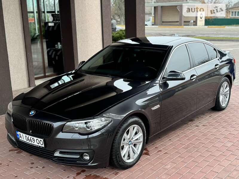 Седан BMW 5 Series 2016 в Киеве