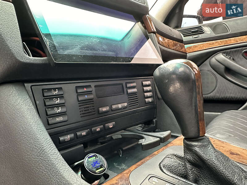 Седан BMW 5 Series 2001 в Запоріжжі