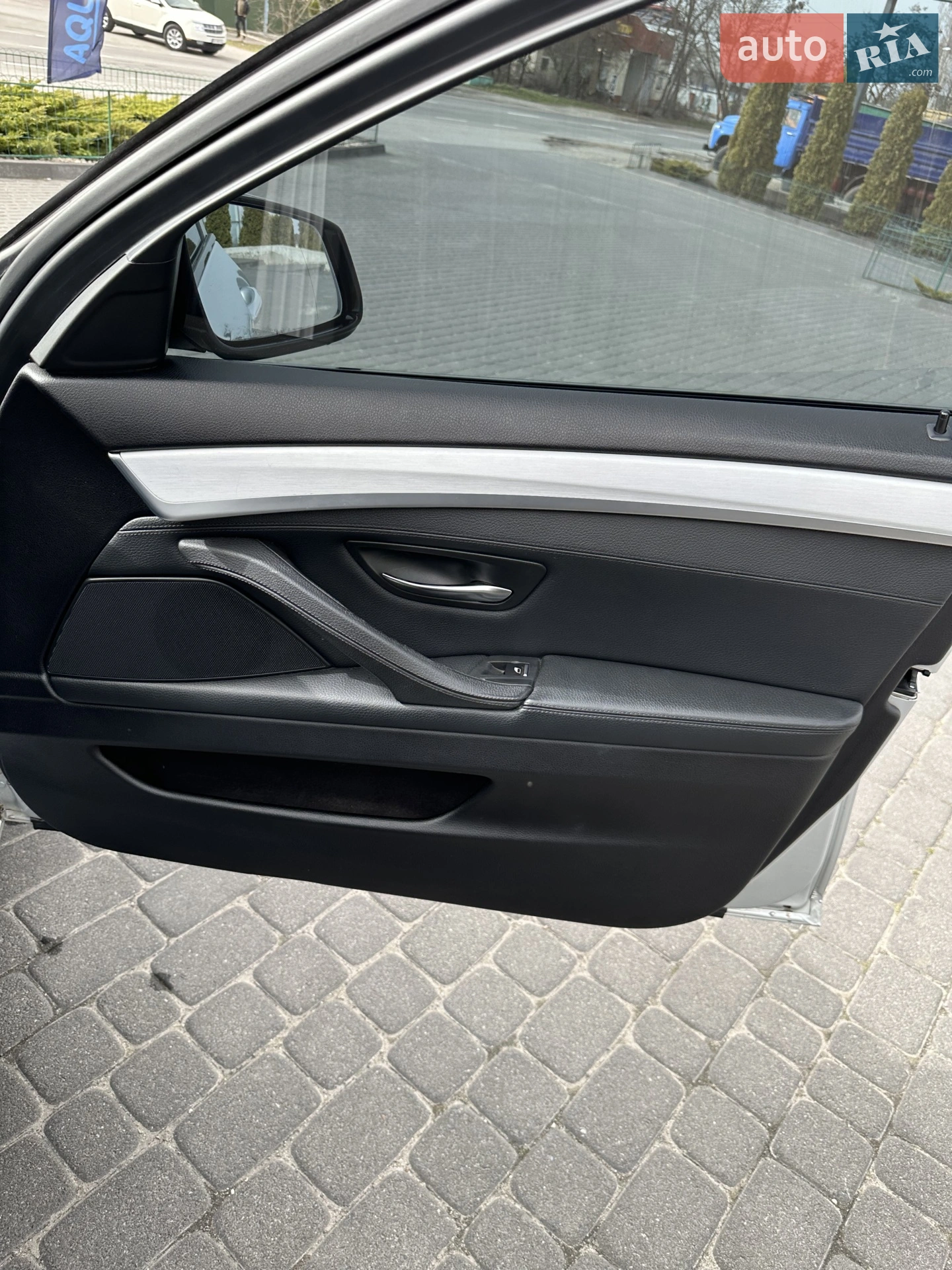 2010 BMW 5er - мініатюра 22