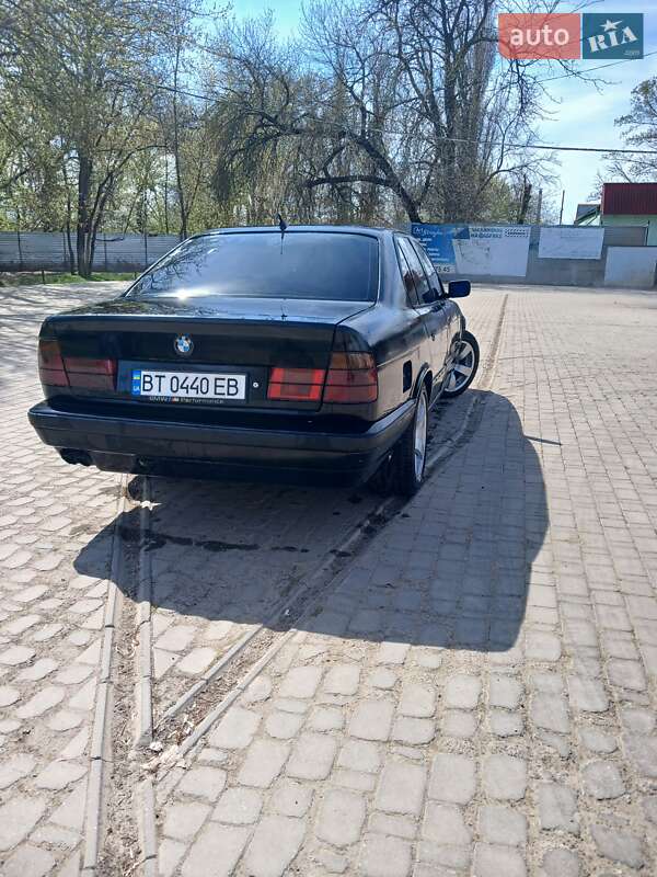 Седан BMW 5 Series 1994 в Херсоне