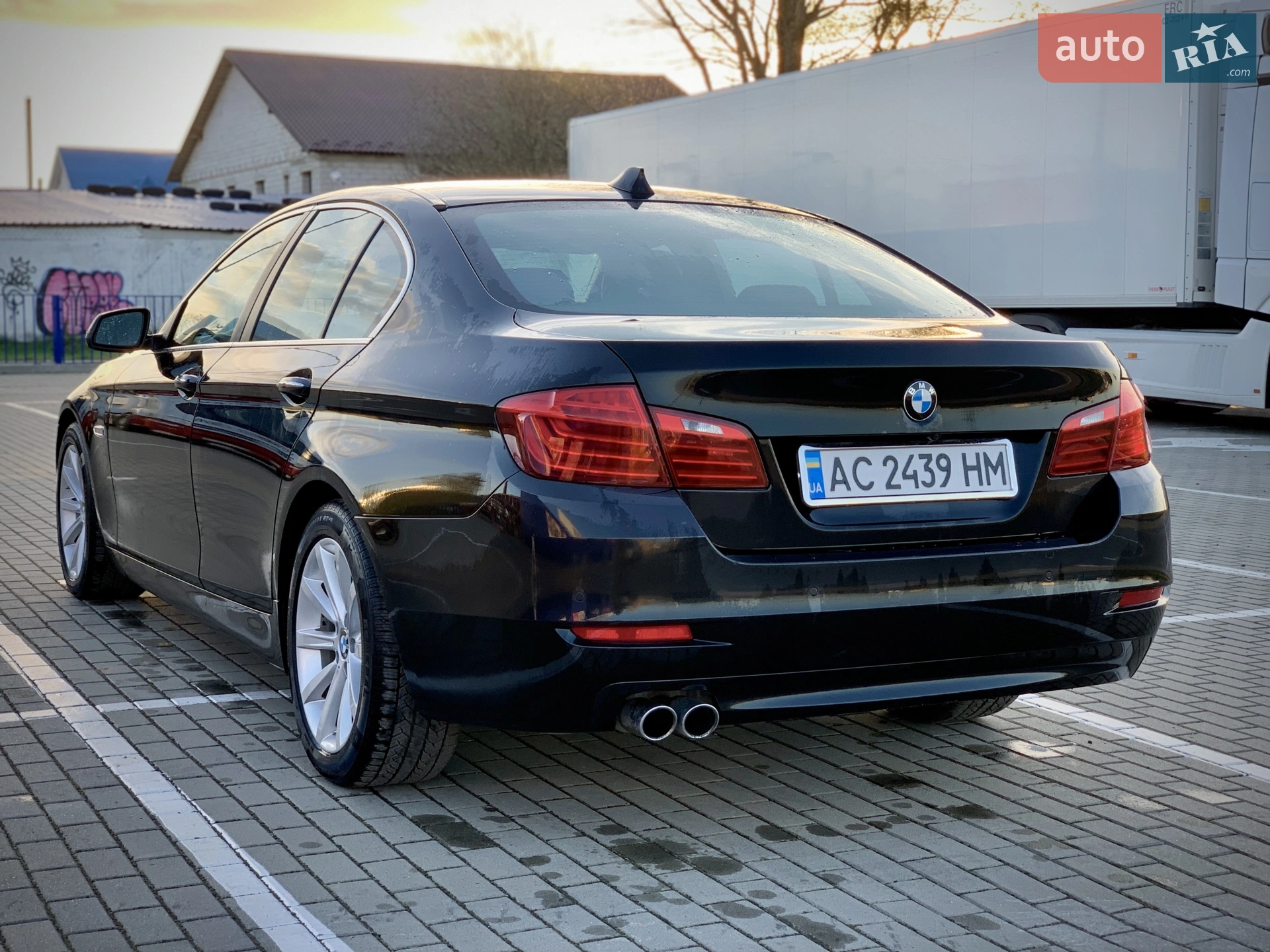 BMW 5 Series 2014 VIN WBAFV3C50ED686333 фото оголошення 7 з 35