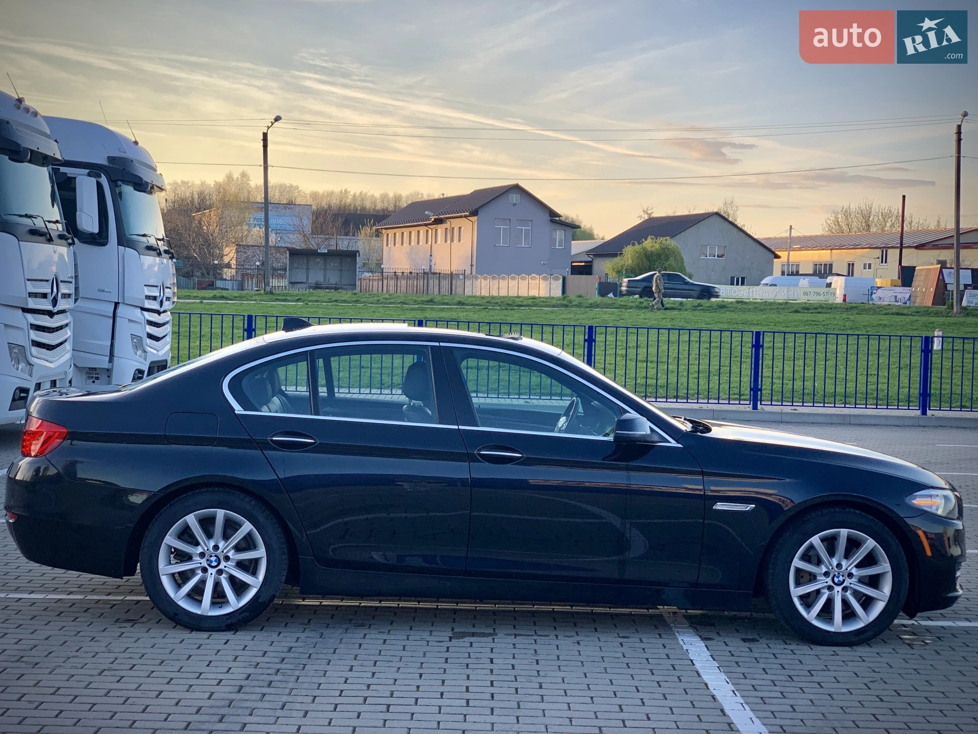 BMW 5 Series 2014 VIN WBAFV3C50ED686333 фото оголошення 11 з 35