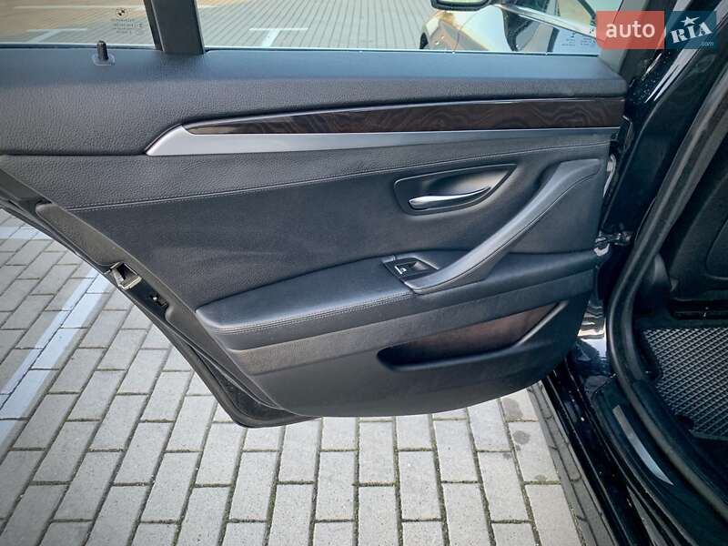 Седан BMW 5 Series 2014 в Нововолынске