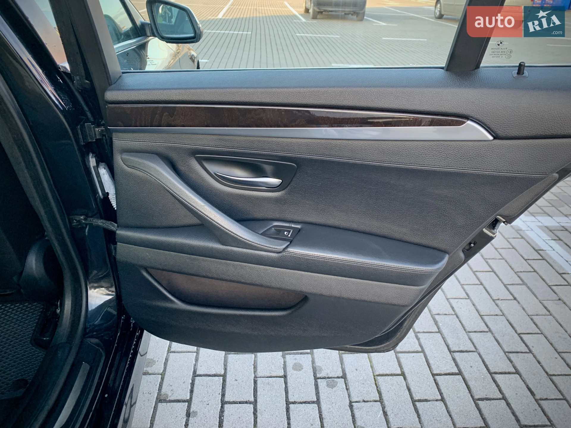 BMW 5 Series 2014 VIN WBAFV3C50ED686333 фото оголошення 18 з 35