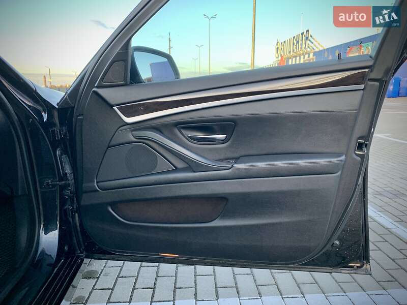 Седан BMW 5 Series 2014 в Нововолынске