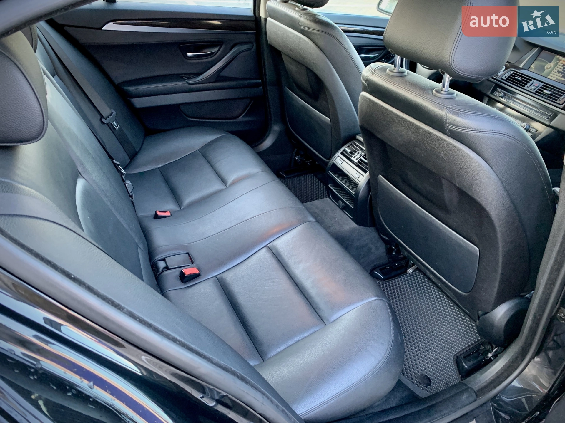 BMW 5 Series 2014 VIN WBAFV3C50ED686333 фото оголошення 21 з 35