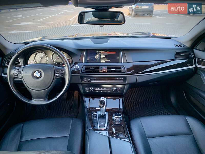 Седан BMW 5 Series 2014 в Нововолынске