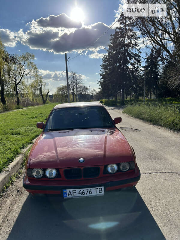 Седан BMW 5 Series 1990 в Кривом Роге