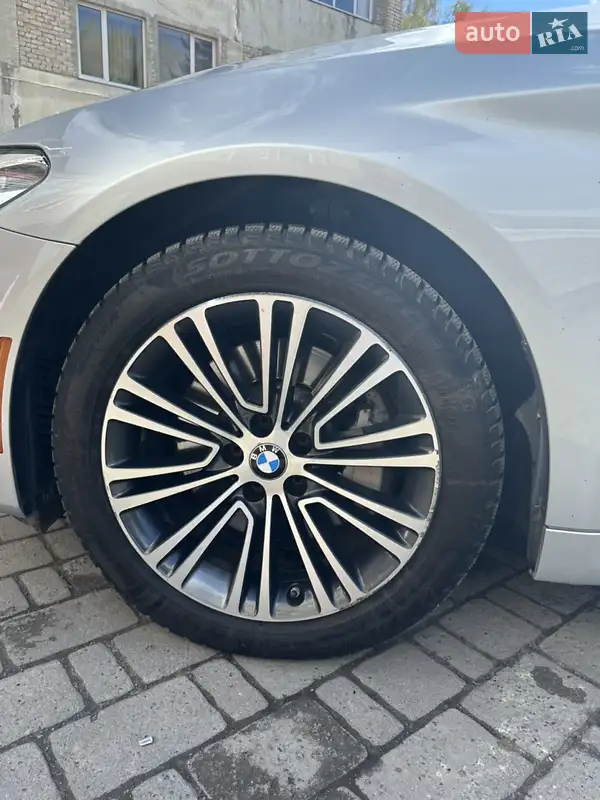 BMW 5 Series 2017 VIN WBAJA7C57JWA73379 фото оголошення 44 з 101