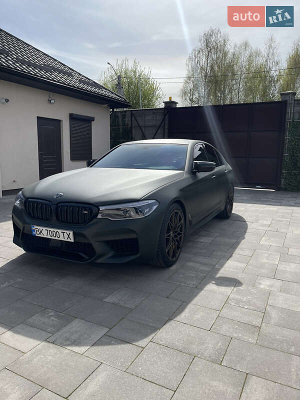 Седан BMW 5 Series 2017 в Ровно