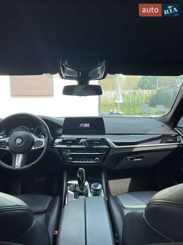 Седан BMW 5 Series 2017 в Ровно