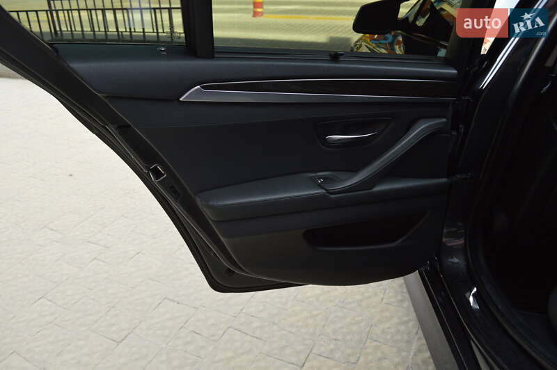 Седан BMW 5 Series 2011 в Львове