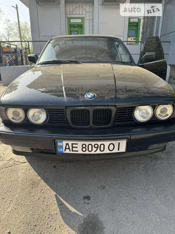Седан BMW 5 Series 1990 в Днепре