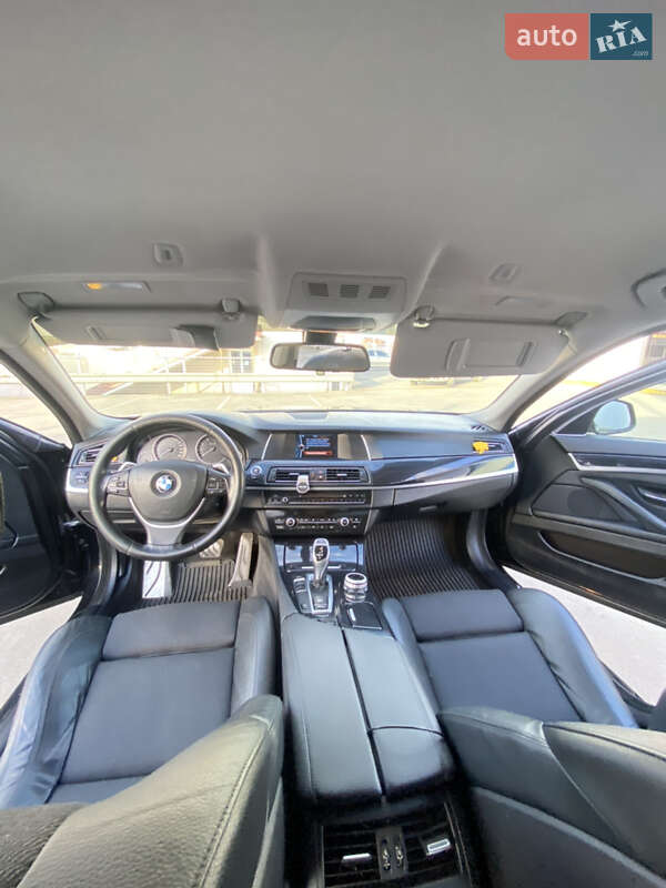 Седан BMW 5 Series 2012 в Мукачево
