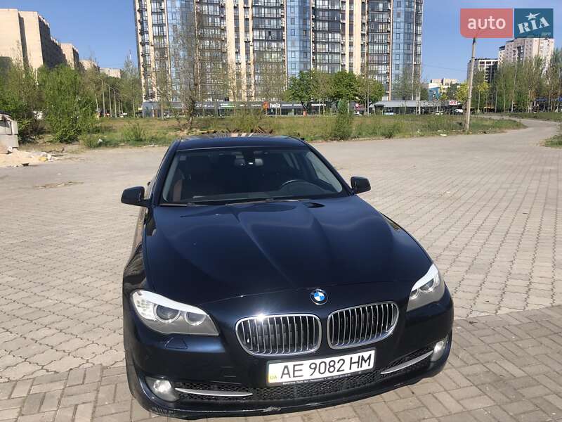 Седан BMW 5 Series 2013 в Дніпрі