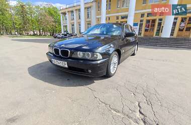 Седан BMW 5 Series 2000 в 