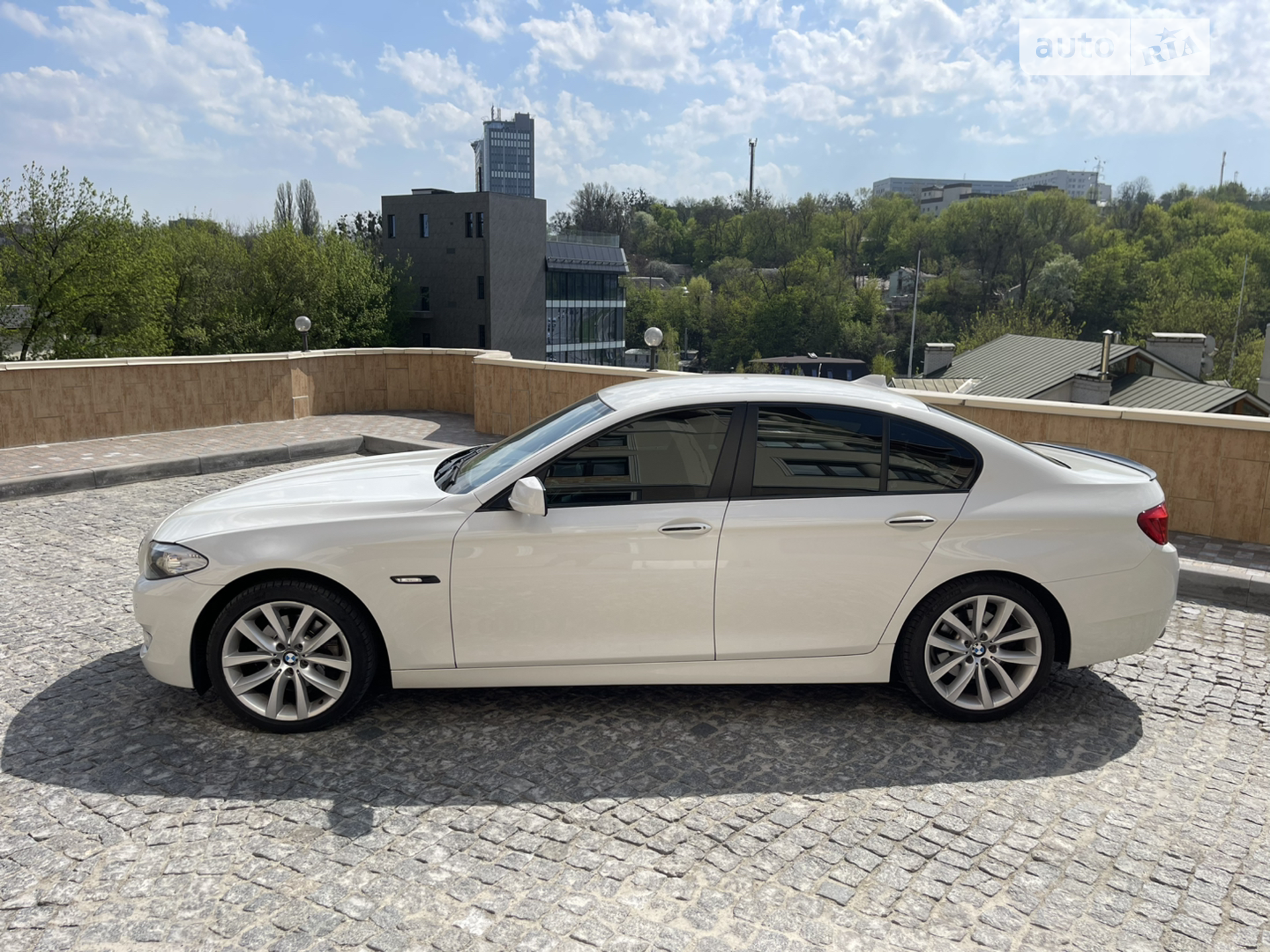 2012 BMW 5er - мініатюра 2