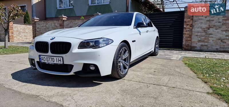 Седан BMW 5 Series 2016 в Тячеві