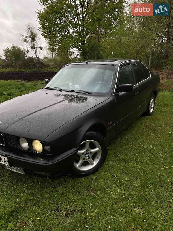 Седан BMW 5 Series 1991 в Сарнах