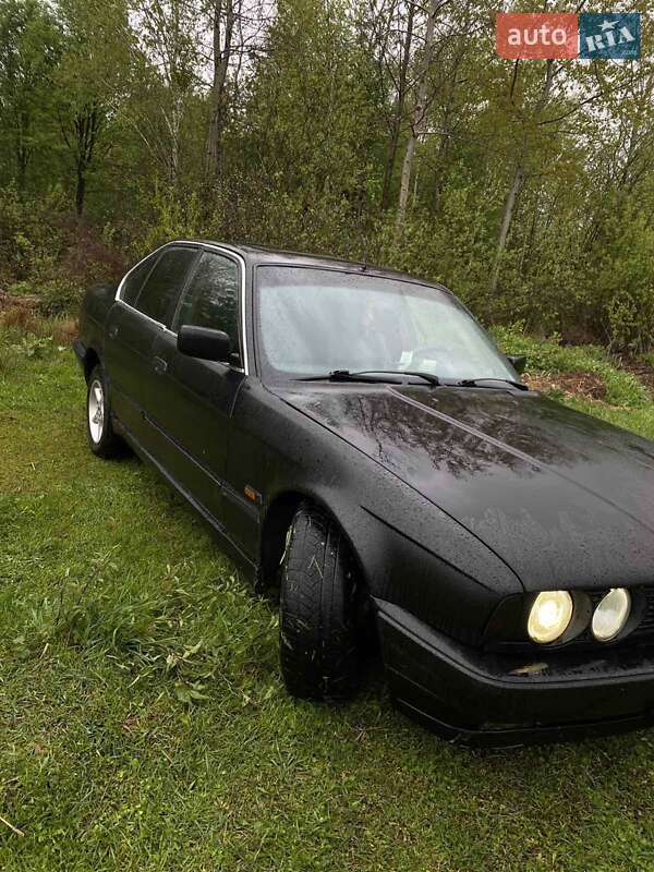 Седан BMW 5 Series 1991 в Сарнах