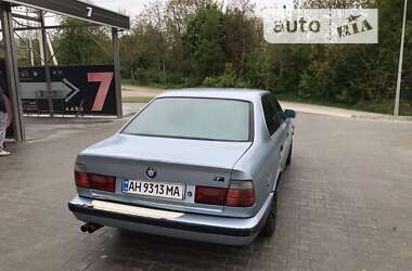 Седан BMW 5 Series 1990 в Львові