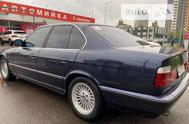 Седан BMW 5 Series 1990 в Киеве
